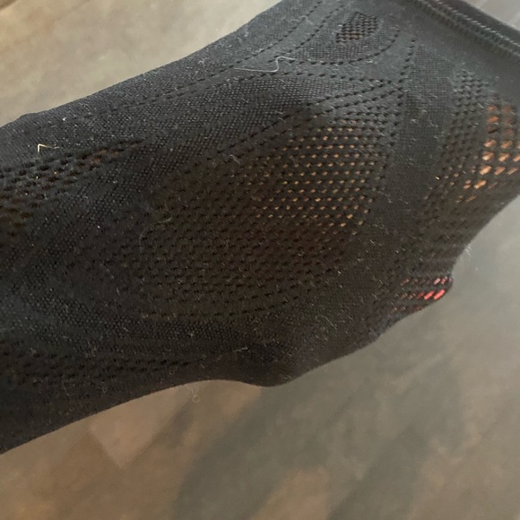 These are new never worn Pardon the lint on them in pictures … been in closet . - Picture 3 of 5